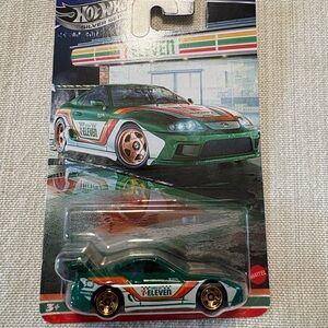 Hot Wheels 7-Eleven Racing Car - Green and White